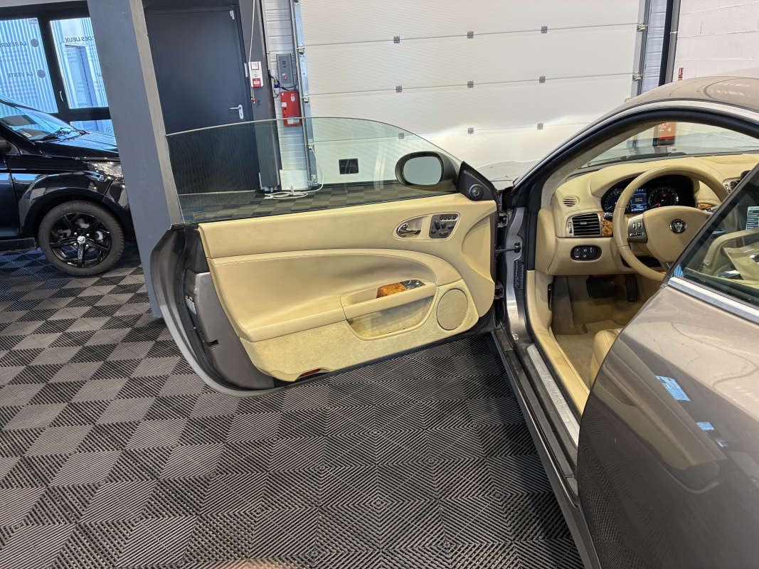 Jaguar XK — 9
