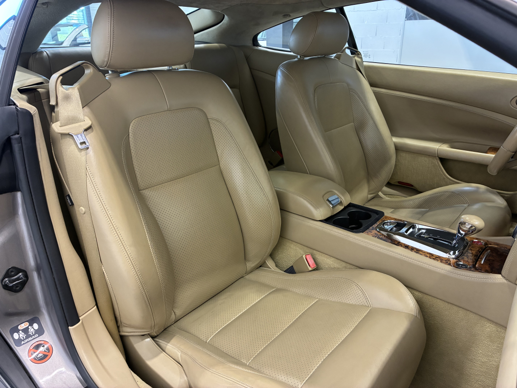 Jaguar XK — 14