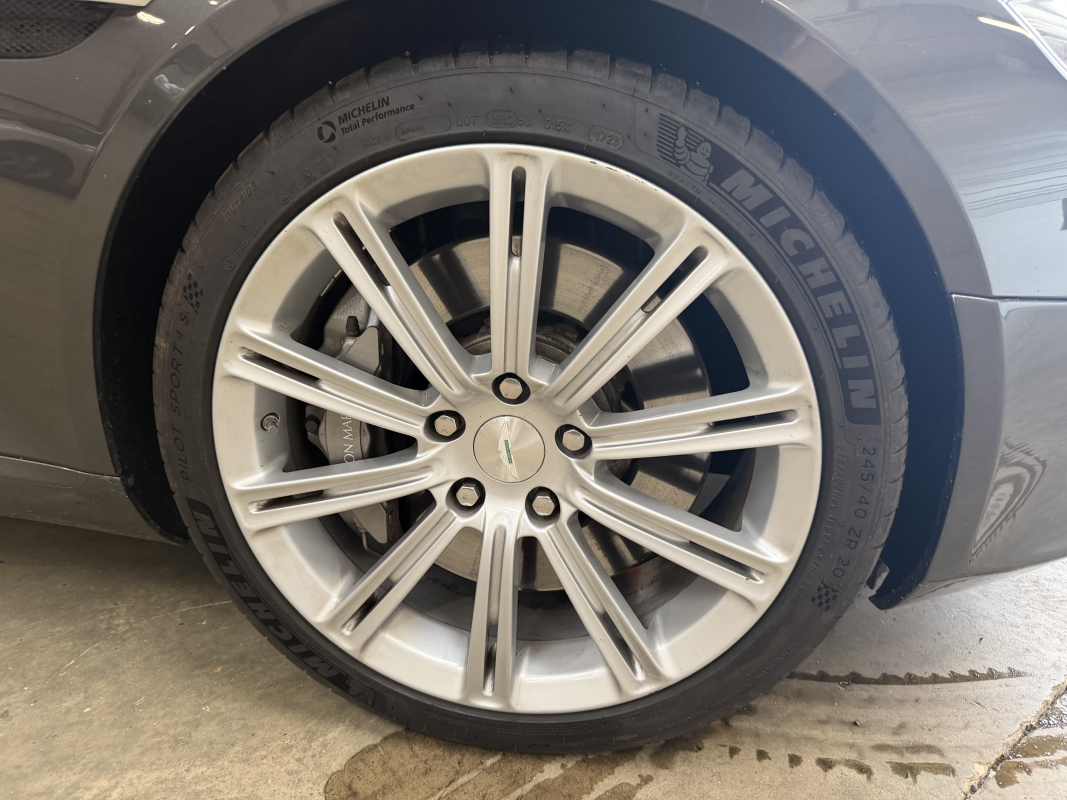 Aston Martin Rapide — 25