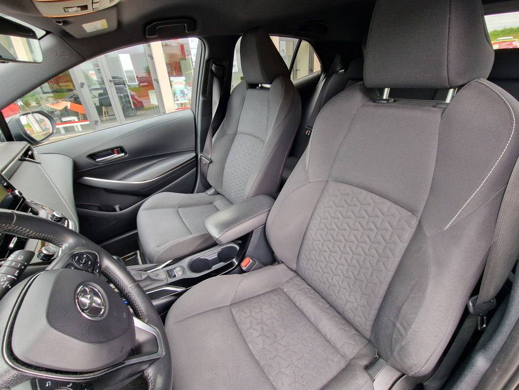 Toyota Corolla — 18