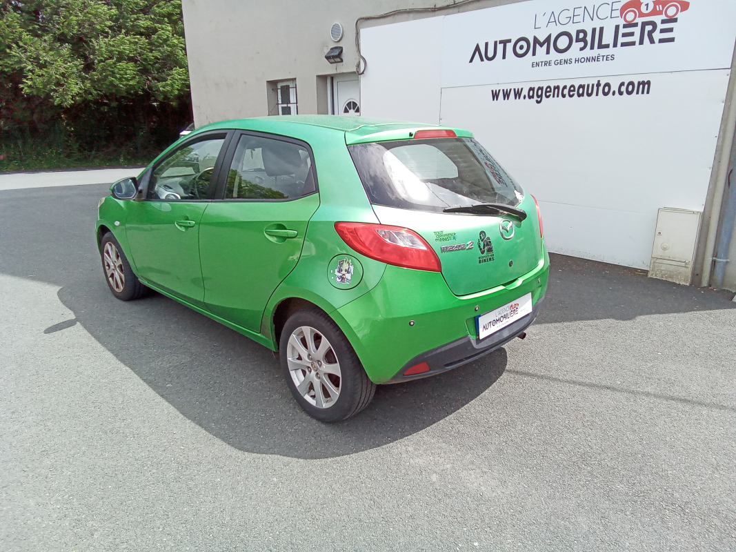 Mazda Mazda 2 — 3