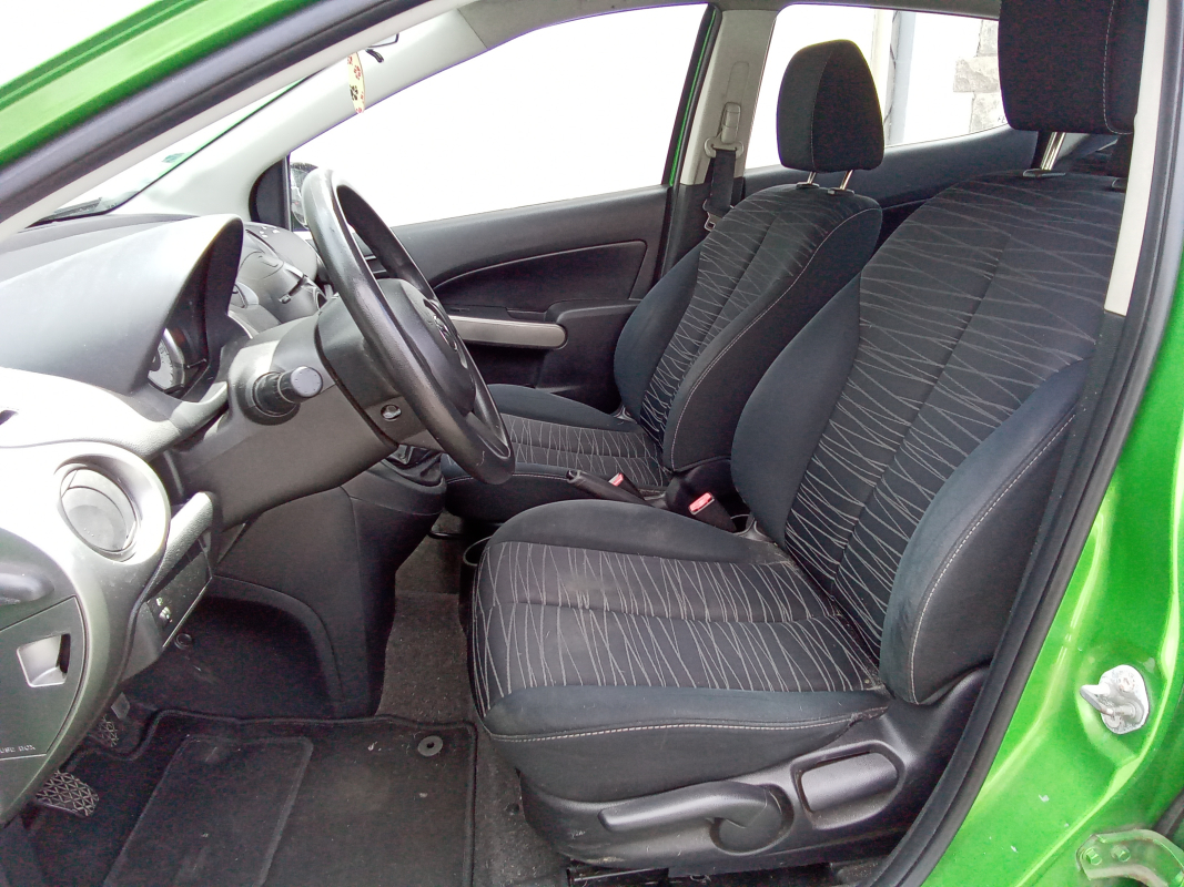 Mazda Mazda 2 — 12