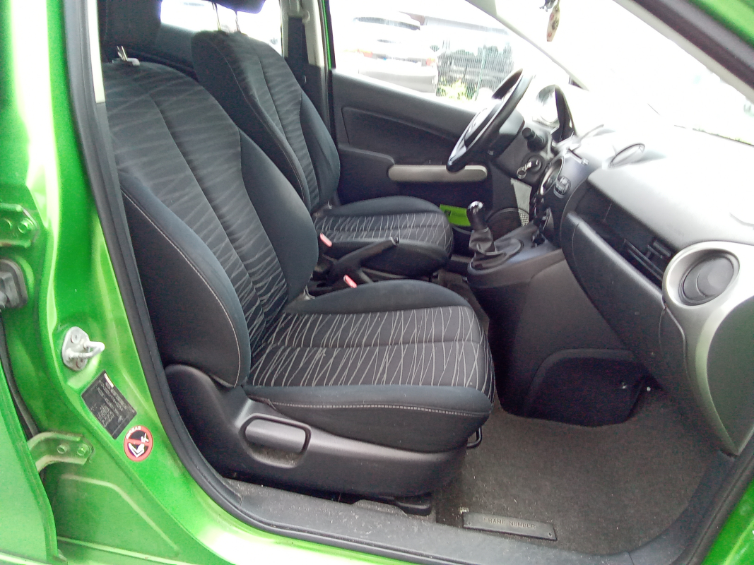 Mazda Mazda 2 — 13