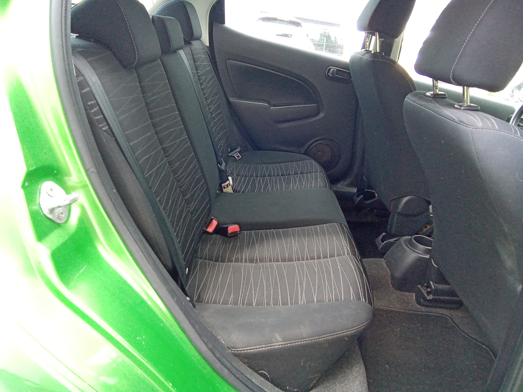 Mazda Mazda 2 — 15