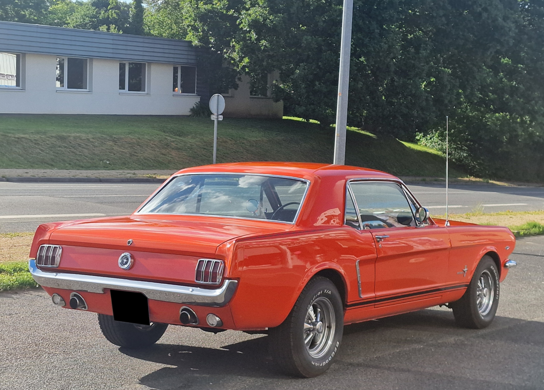 Ford Mustang — 5