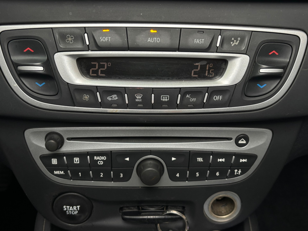 Renault Megane CC — 30