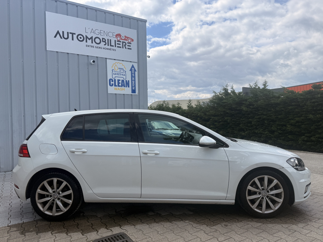 Volkswagen Golf — 2
