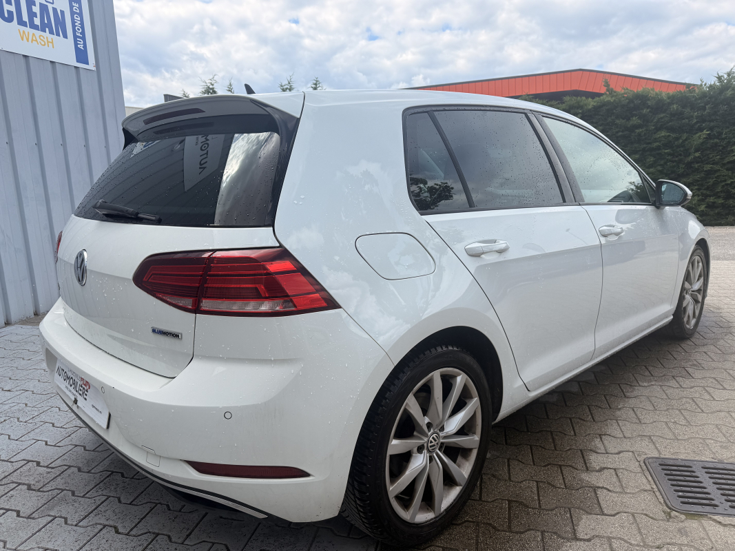 Volkswagen Golf — 3