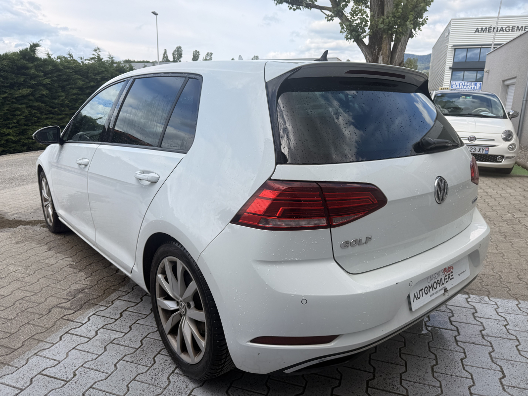Volkswagen Golf — 5