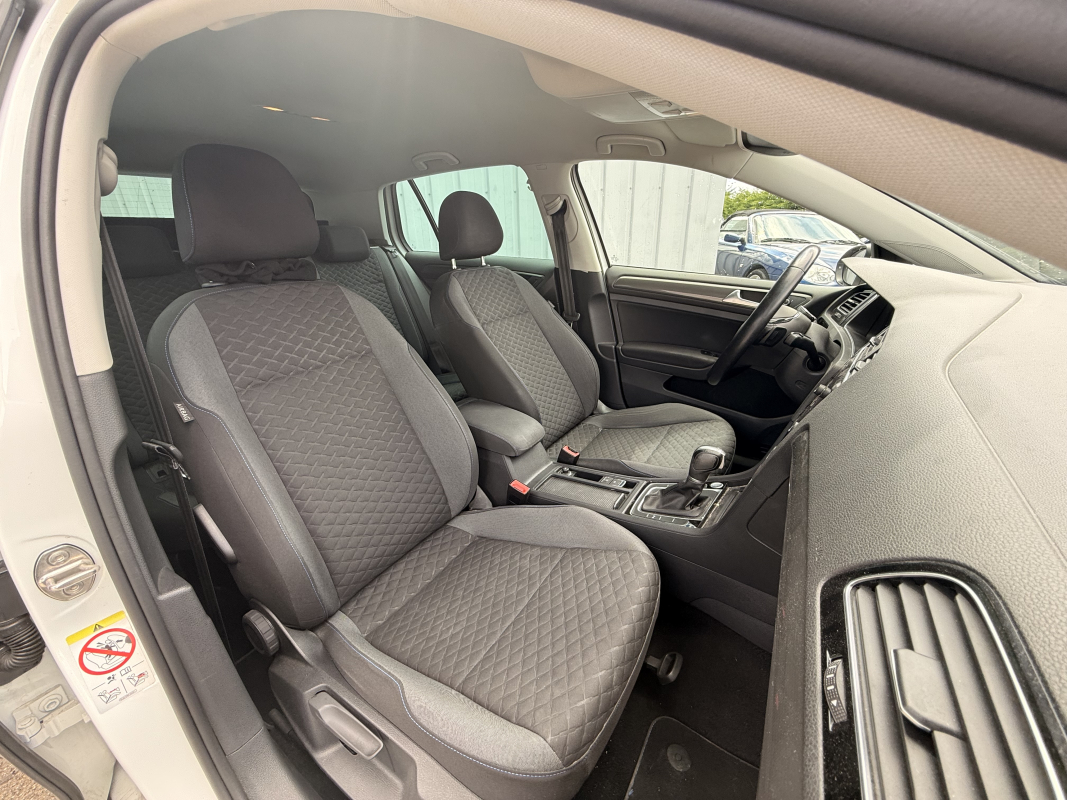 Volkswagen Golf — 10