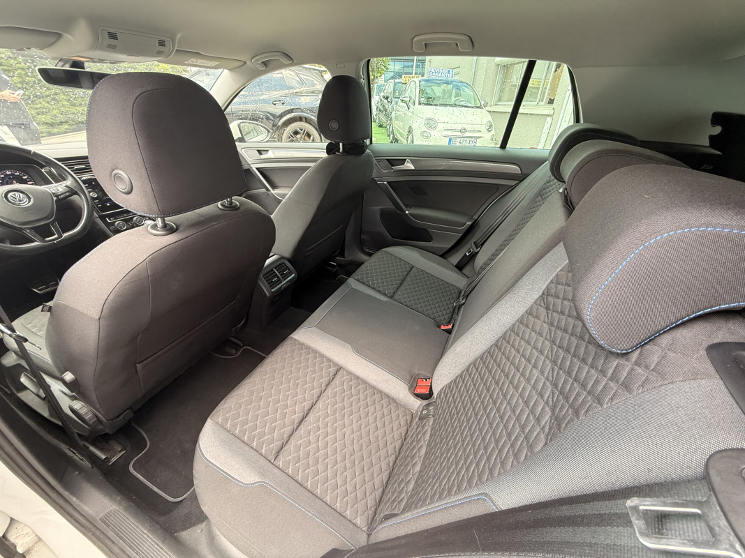 Volkswagen Golf — 11