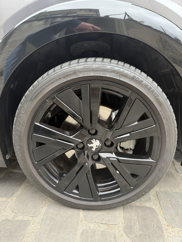 Peugeot 208 — 24