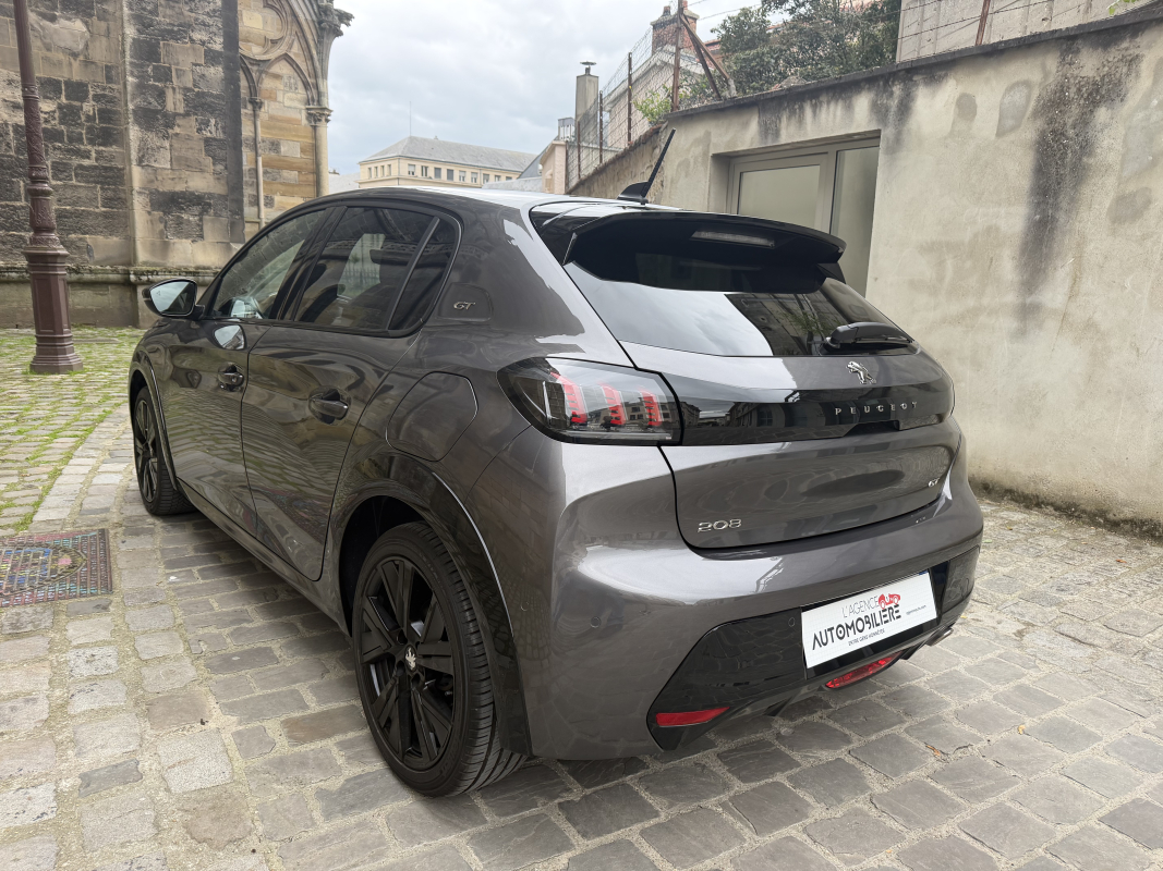 Peugeot 208 — 7