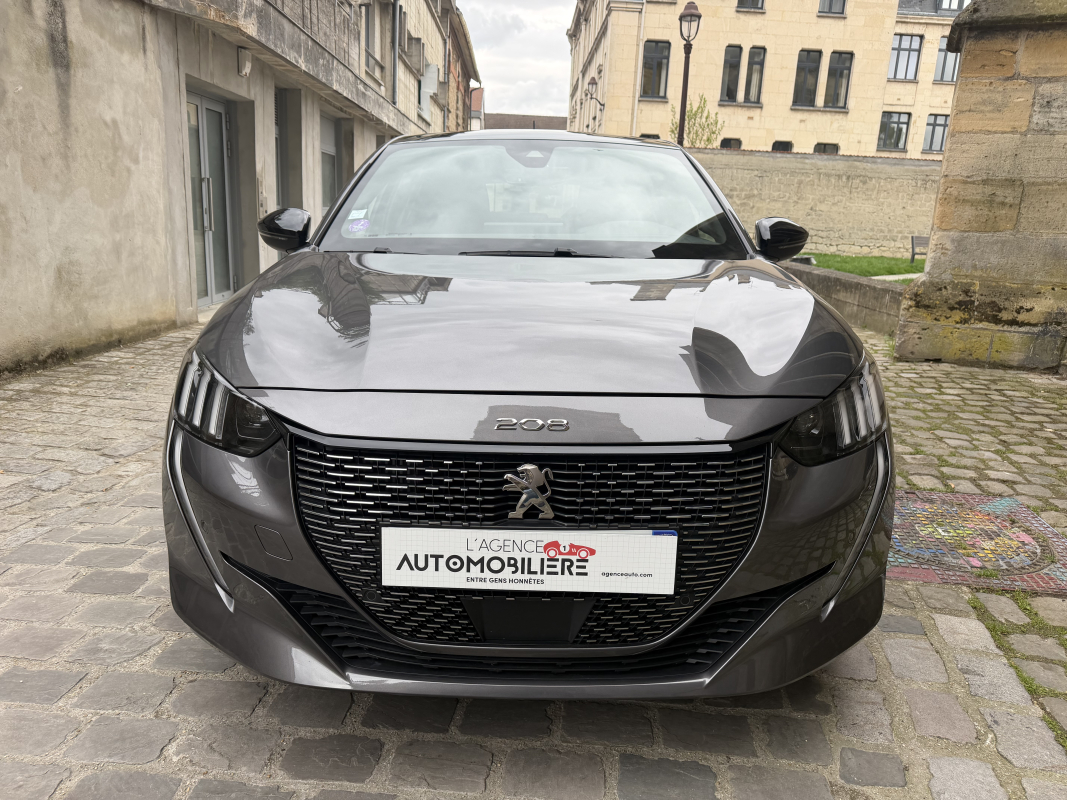 Peugeot 208 — 2
