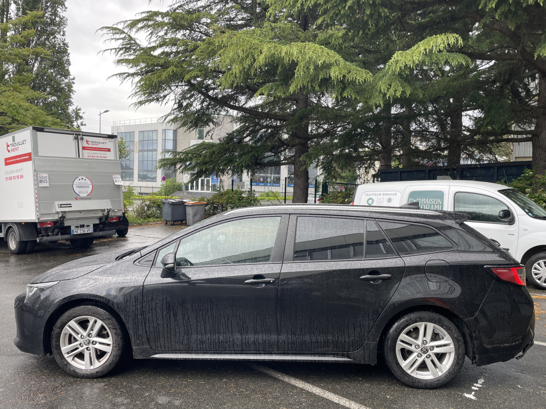 Toyota Corolla — 4