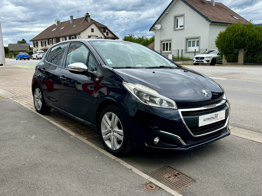 Peugeot 208 — 3