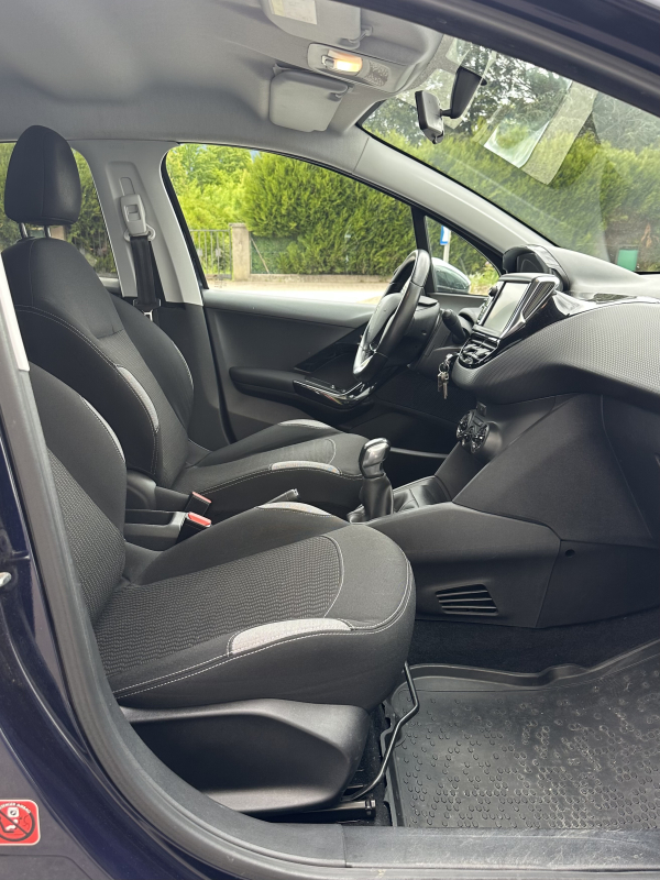 Peugeot 208 — 15