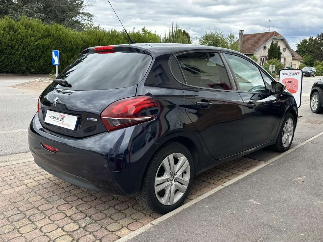 Peugeot 208 — 5