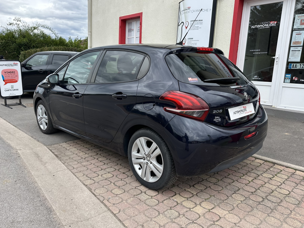 Peugeot 208 — 7