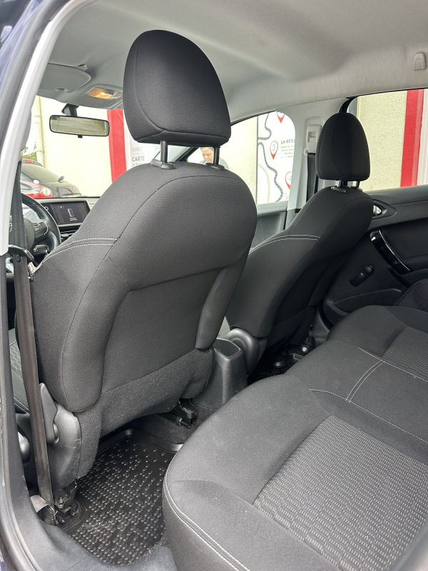 Peugeot 208 — 19