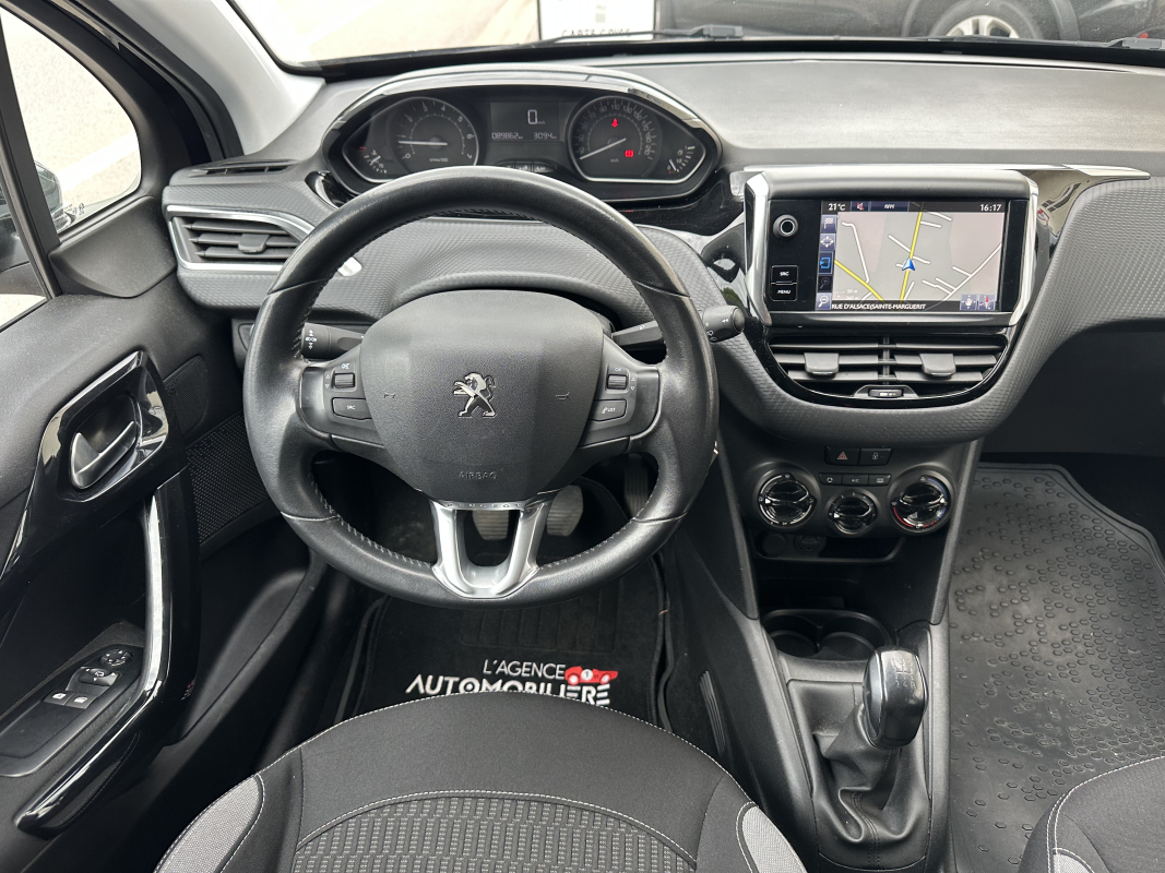 Peugeot 208 — 21