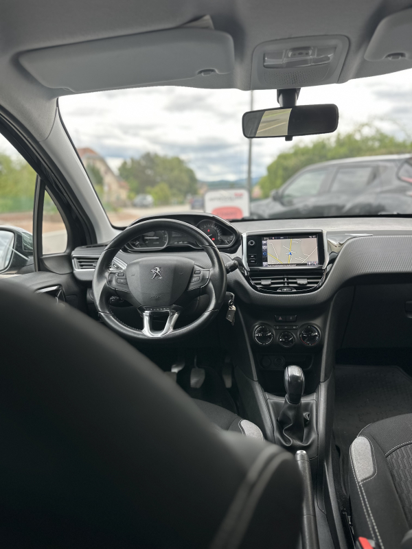 Peugeot 208 — 26