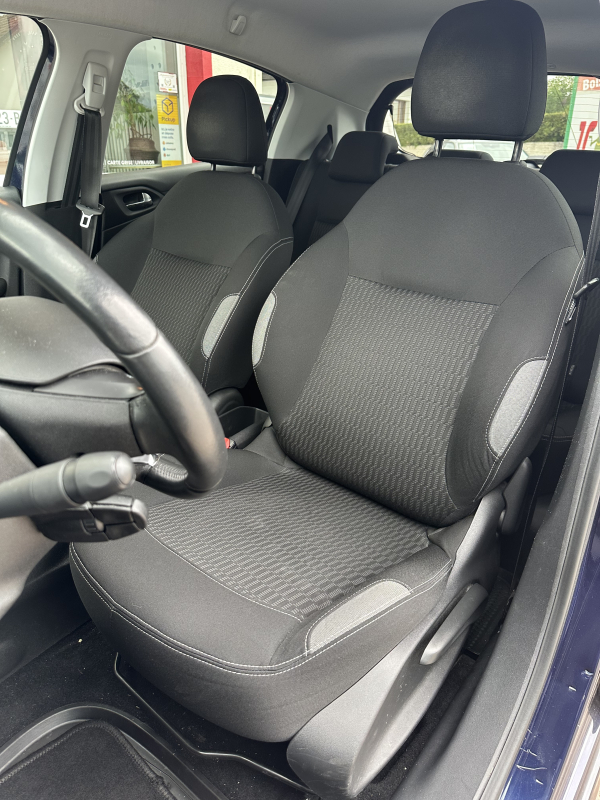 Peugeot 208 — 12