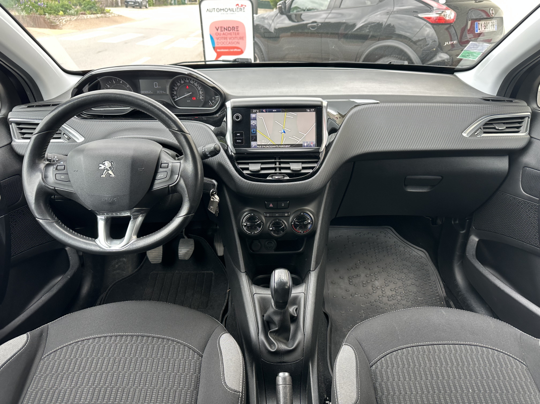 Peugeot 208 — 13