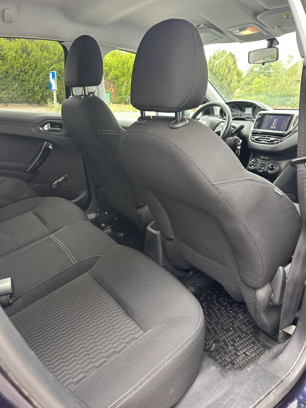 Peugeot 208 — 18