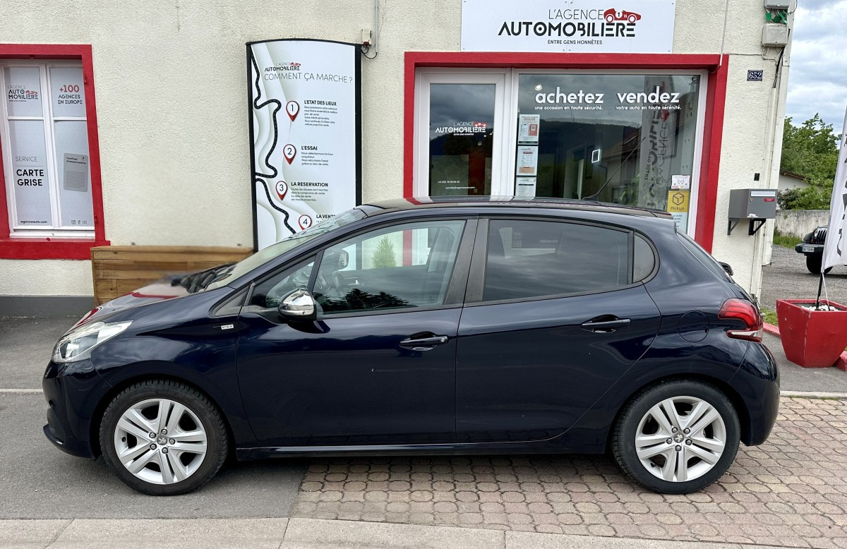 Peugeot 208 — 8