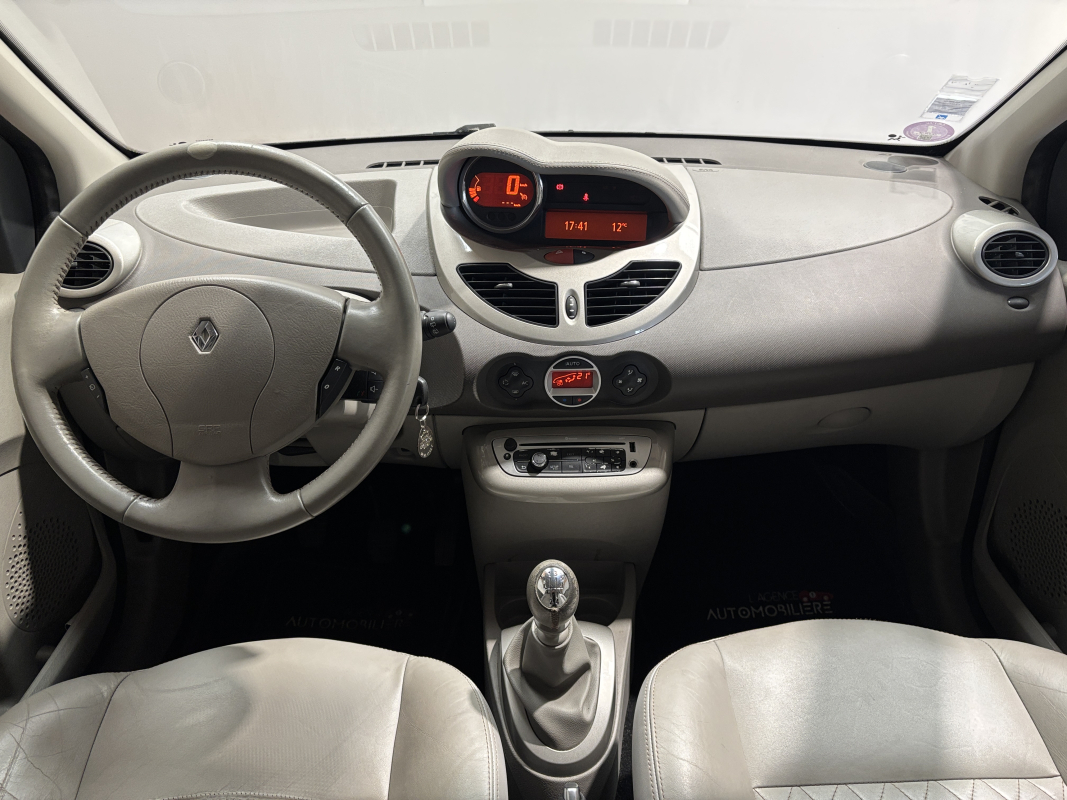 Renault Twingo — 10