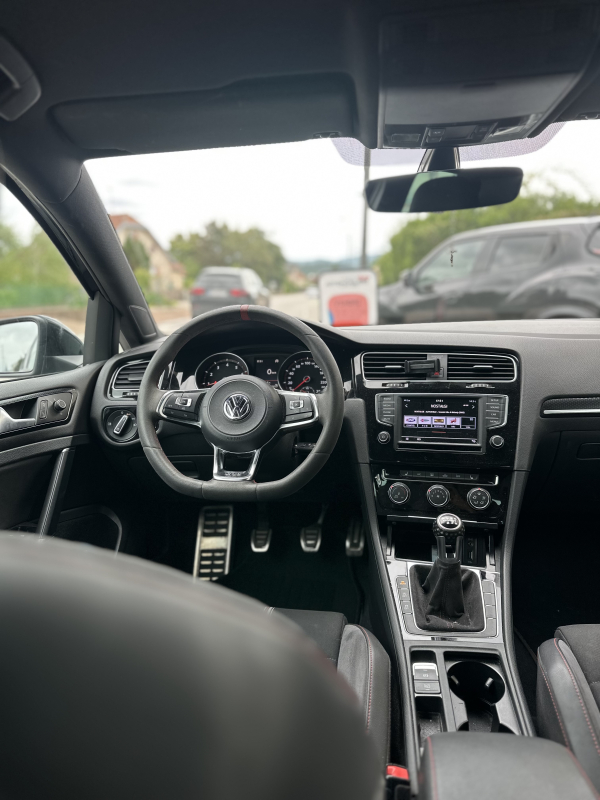 Volkswagen Golf — 26