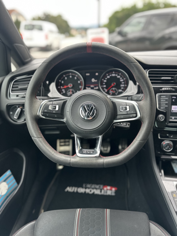 Volkswagen Golf — 22