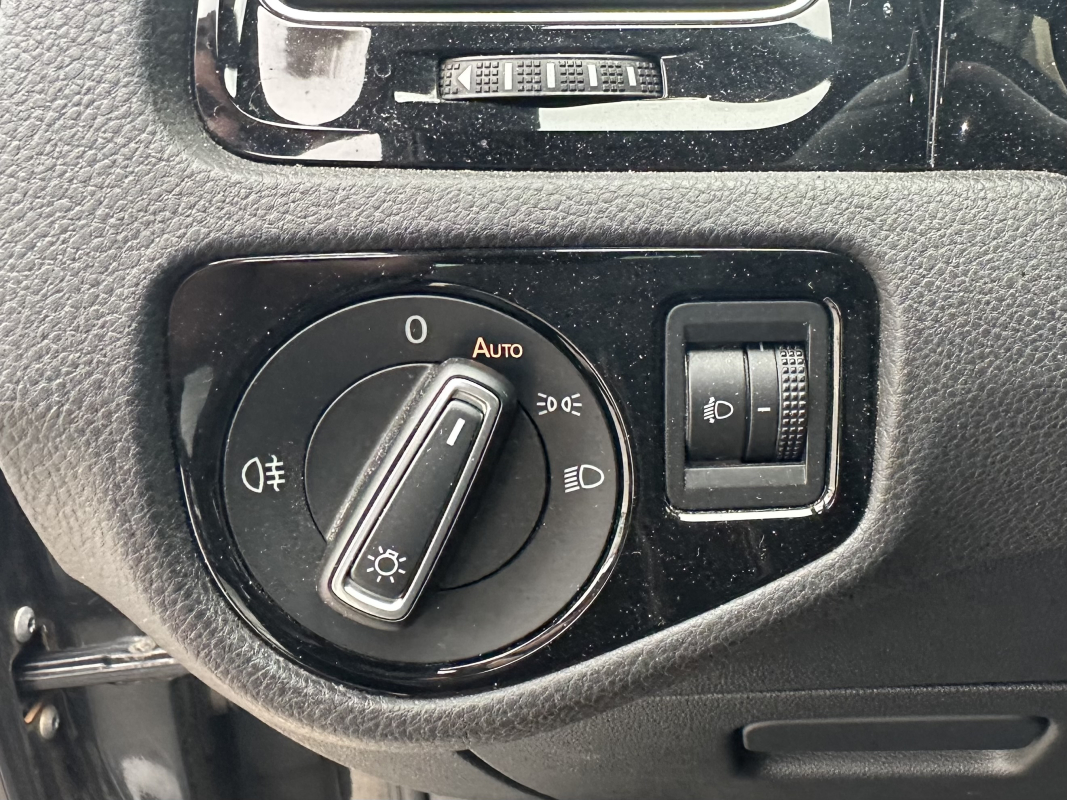 Volkswagen Golf — 21
