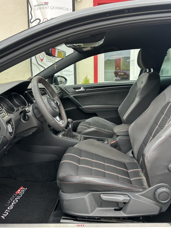 Volkswagen Golf — 12