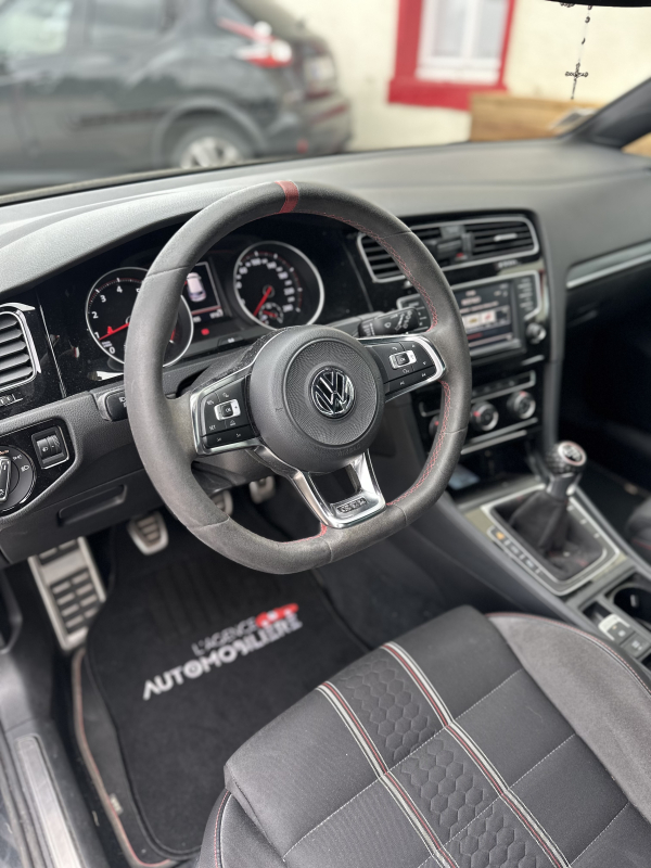 Volkswagen Golf — 20