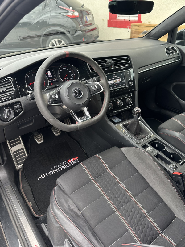 Volkswagen Golf — 11
