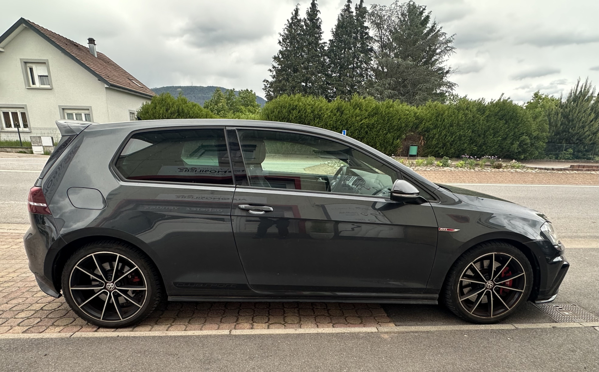 Volkswagen Golf — 4