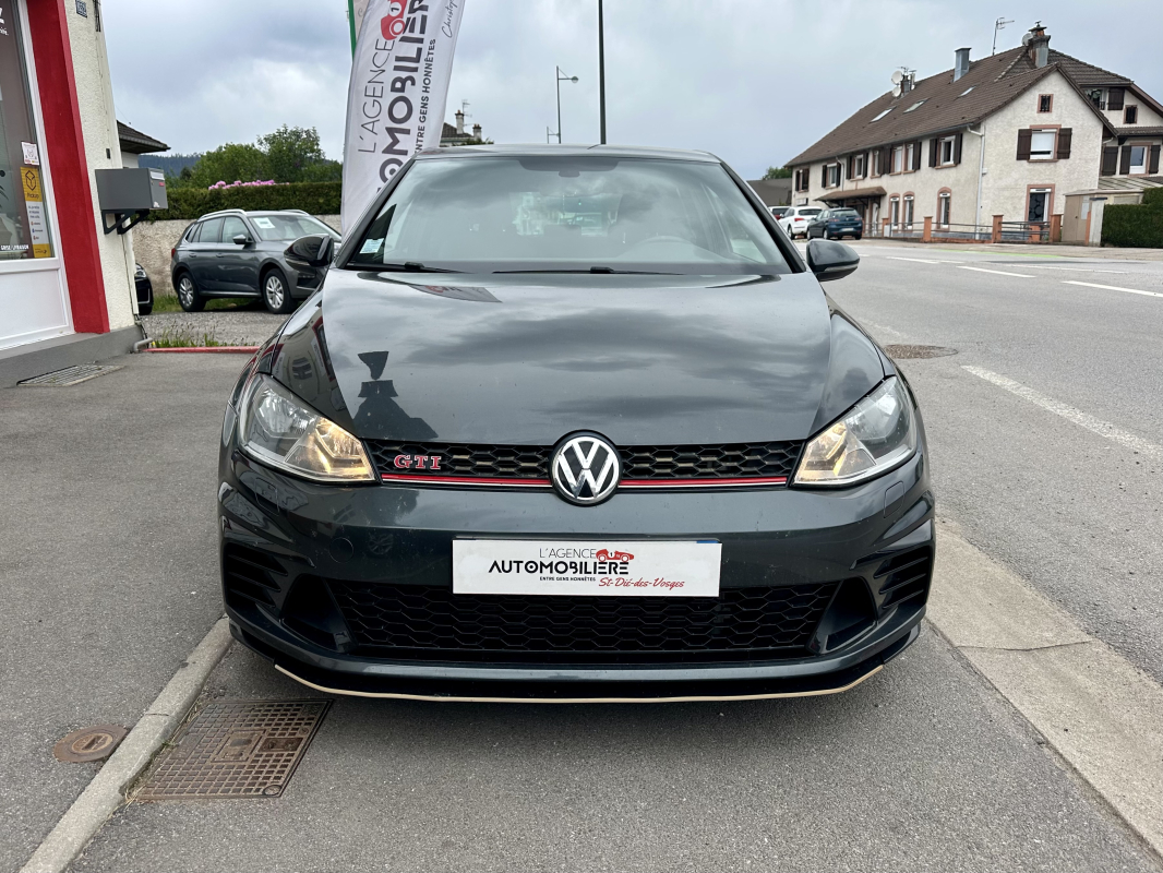 Volkswagen Golf — 2
