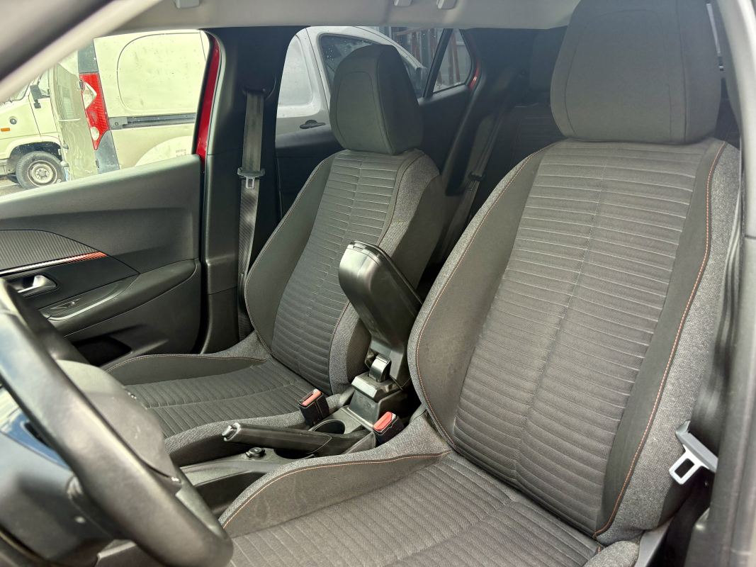 Peugeot 2008 — 9