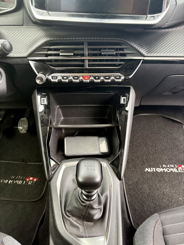 Peugeot 2008 — 14