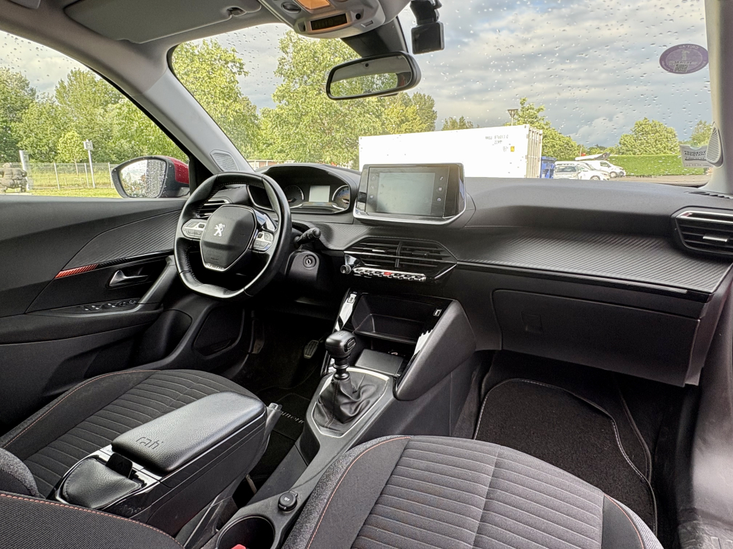 Peugeot 2008 — 15