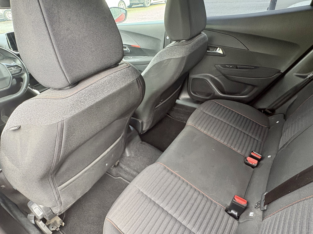 Peugeot 2008 — 17