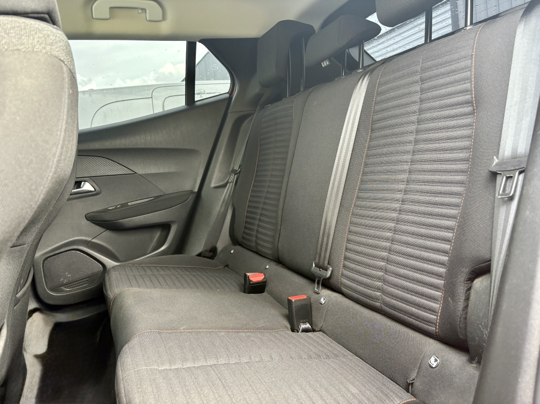 Peugeot 2008 — 18
