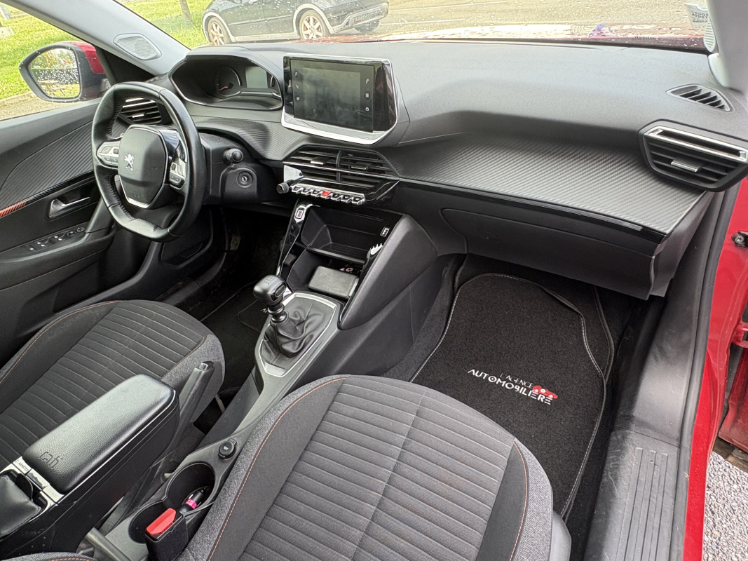 Peugeot 2008 — 25