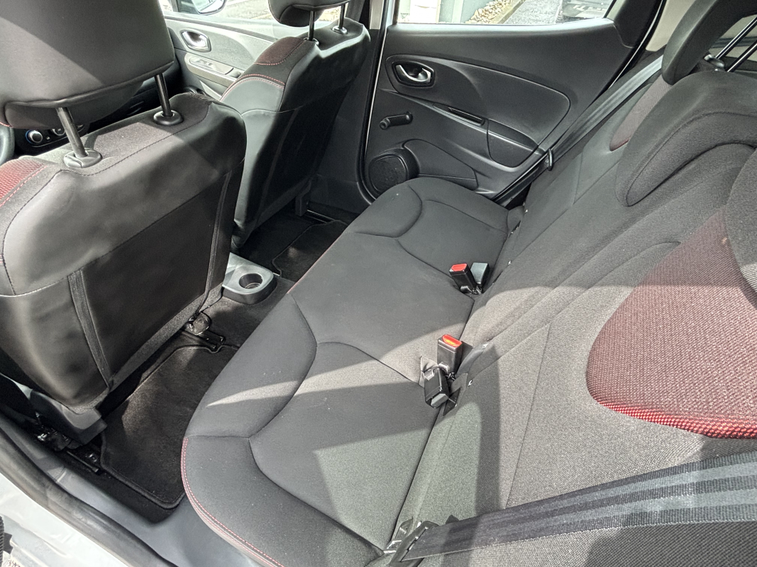 Renault Clio — 12