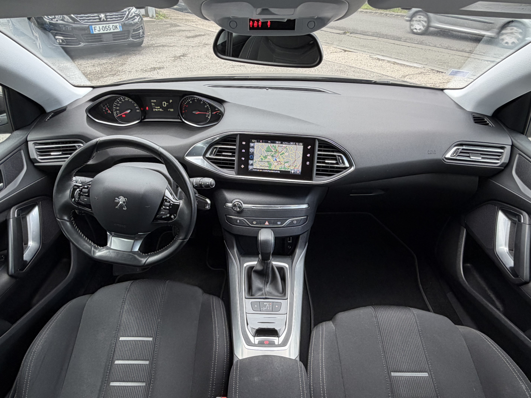 Peugeot 308 — 9
