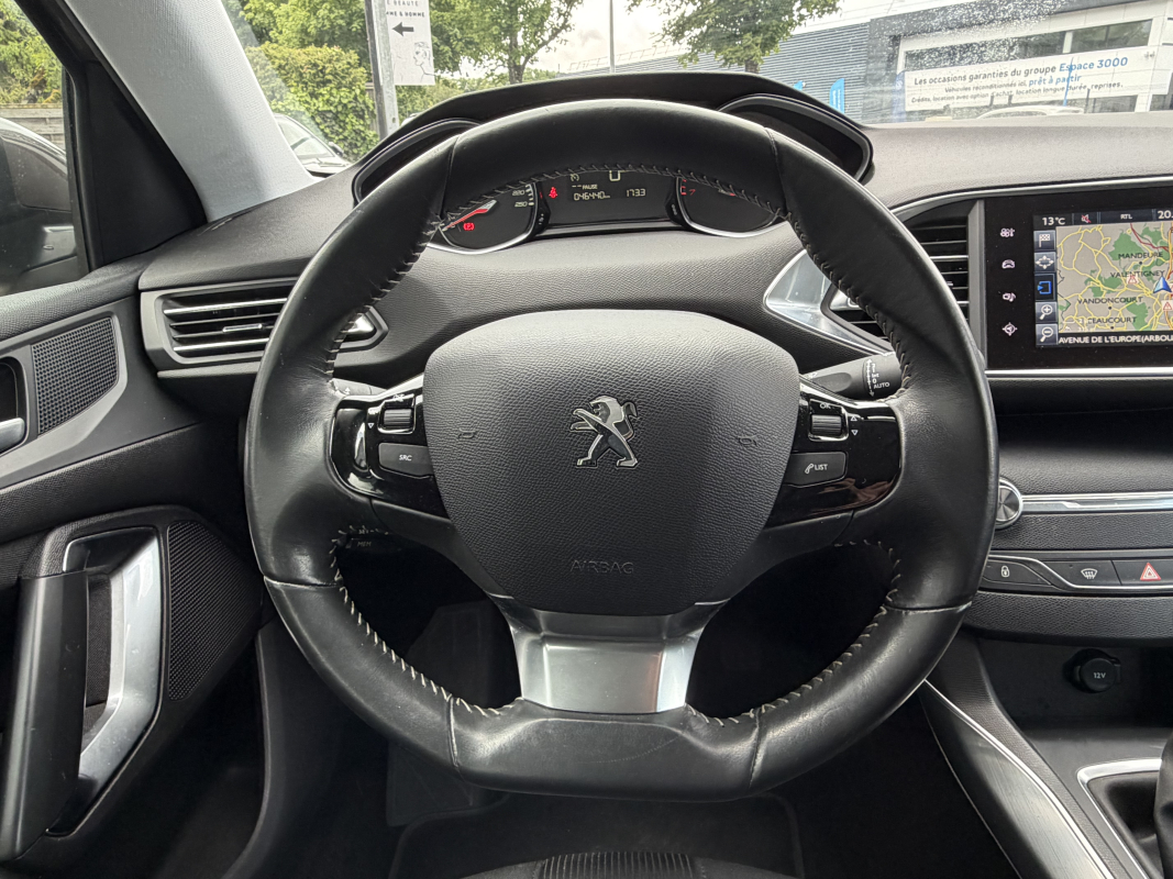 Peugeot 308 — 11