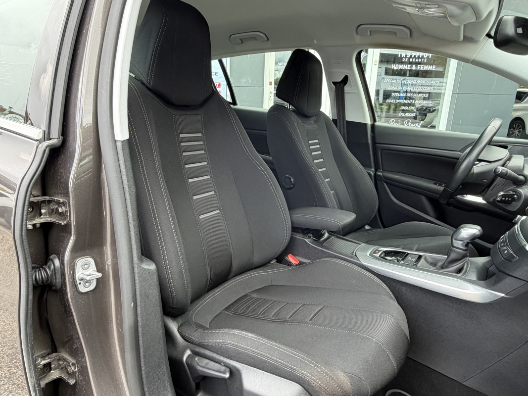 Peugeot 308 — 14