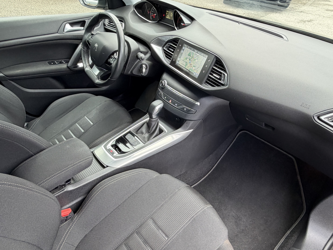 Peugeot 308 — 15
